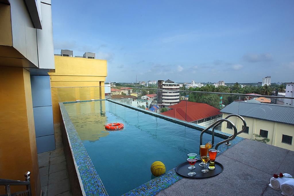The Garuda Hotel Thrissur Luaran gambar